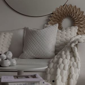 Egg Throw 130x170 cm, White